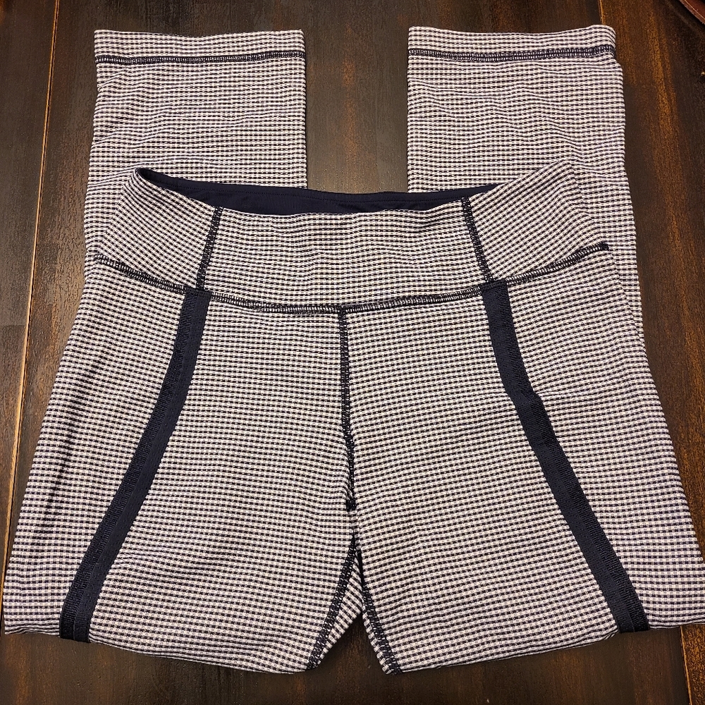 Lululemon Cropped Yoga Pants - Picture 2 of 6